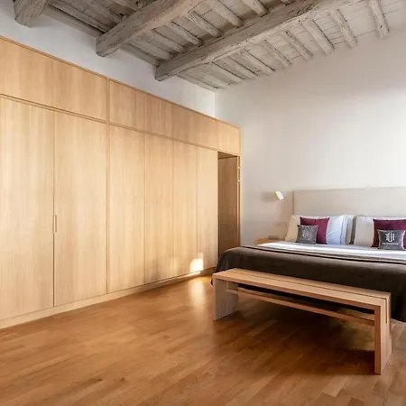 Design Piazza Di Spagna Διαμέρισμα *